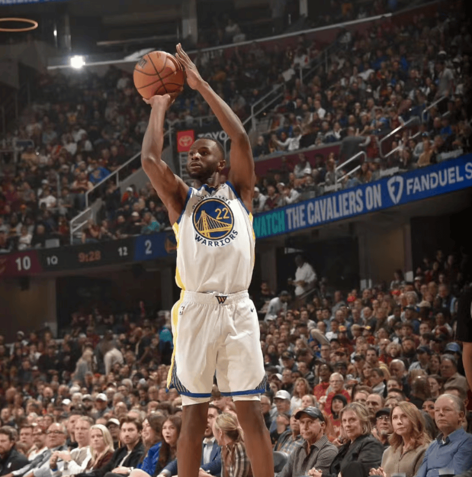 包含清晨NBA总决赛传出新动向；布鲁克林篮网豪取连胜；管理层表态：压力陡增；球队文化再被提及的词条-米兰平台