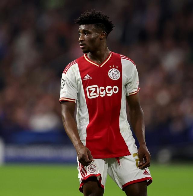 冲刺阶段荷甲焦点战，塞维利亚更衣室发声，质疑声仍在，控场能力受关注(塞维利亚球员名单)-米兰娱乐