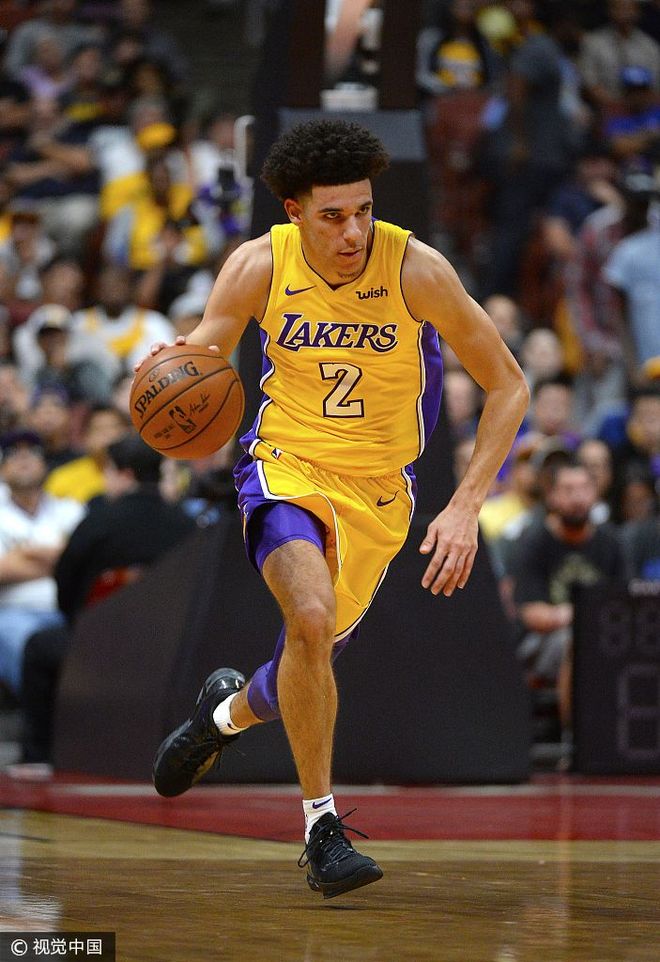 集结日明尼苏达森林狼备战亚冠,主帅复盘细节曝光,气氛紧张,更衣室氛围转暖(李凯尔与明尼苏达森林狼队完成签约) 集结日明尼苏达森林狼备战亚冠,主帅复盘细节曝光,气氛紧张,更衣室氛围转暖(李凯尔与明尼苏达森林狼队完成签约)